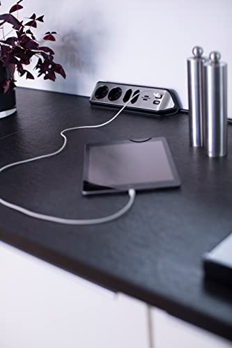 brennenstuhl Estilo Ecksteckdosenleiste 4-Fach (Tischsteckdose mit Edelstahloberfläche, Ecksteckdose mit 2X Schutzkontakt-Steckdosen, 2X Euro-Steckdosen, inkl. USB-Ladefunktion) Silber/schwarz