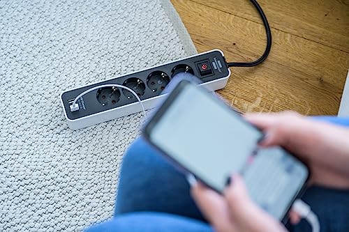 Brennenstuhl Steckdosenleiste Ecolor 4-Fach mit USB (Mehrfachstecker mit 2 USB-Ladebuchsen, Mehrfachsteckdose mit Schalter und 1,5m Kabel) weiß/schwarz