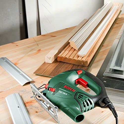 Bosch Stichsäge PST 700 E (1x Sägeblatt, Koffer, 500 Watt)