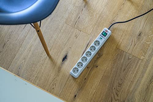 Brennenstuhl Eco-Line Steckdosenleiste 6-Fach mit Überspannungsschutz (Mehrfachsteckdose mit erhöhtem Berührungsschutz, Schalter und 1,5m Kabel) PC-Grau