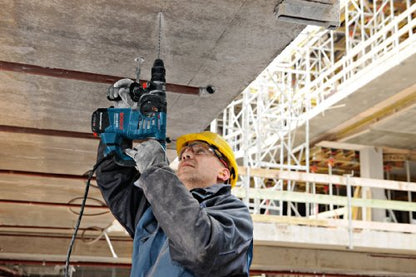 Bosch Professional Bohrhammer GBH 3-28 DRE (SDS Plus, inkl. Zusatzhandgriff, Tiefenanschlag 210 mm, Fetttube, Maschinentuch, im Handwerkerkoffer)